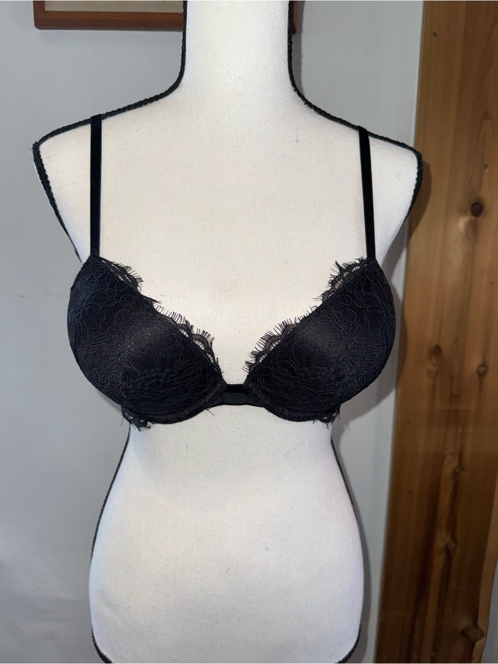 Victoria's Secret Very Sexy Lace Demi Push-Up Bra